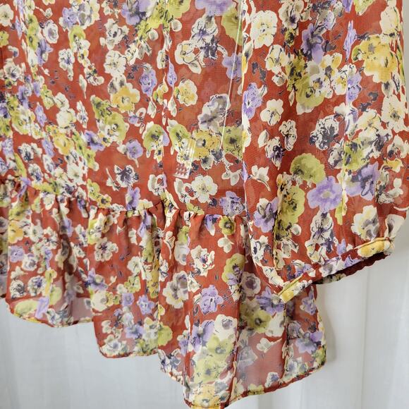 Soprano Floral Sheer Top with 3/4 Sleeves and Peplum, S - Picture 3 of 10